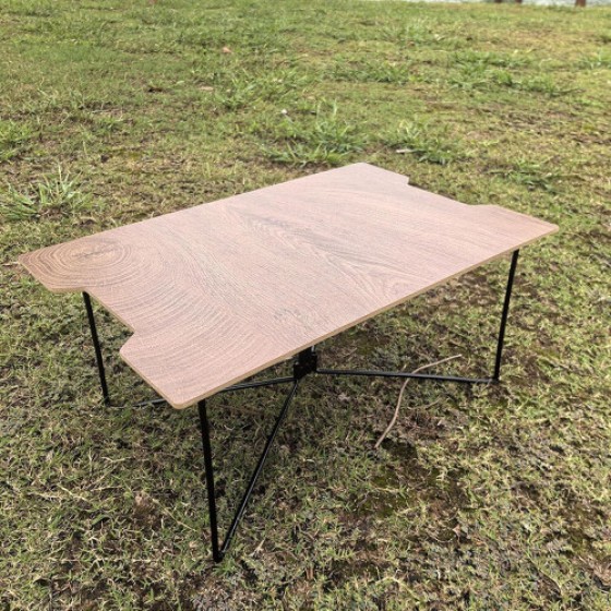 This portable folding metal camping rack, a heavy-duty luggage rack, is perfect for ICES box coolers and is ideal for outdoor picnics and fishing.